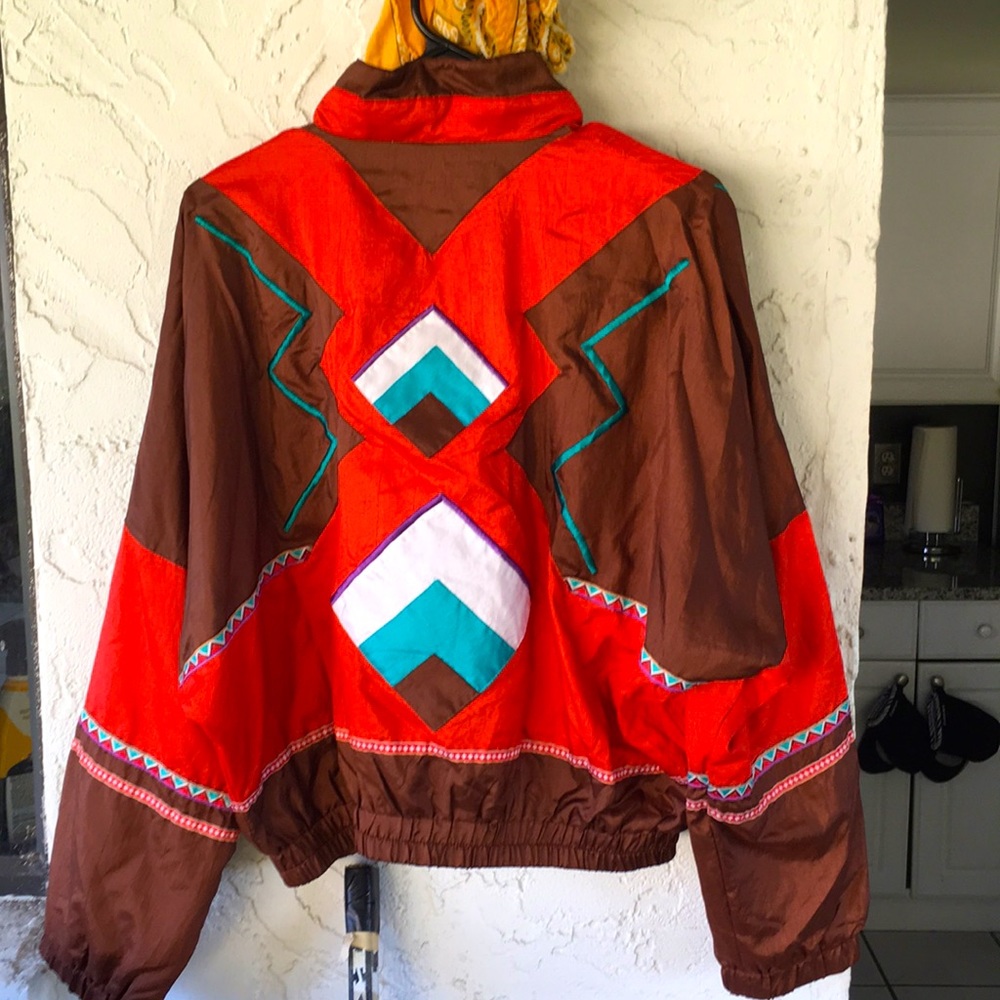 Tail vintage late 80,s Aztec windbreaker Large